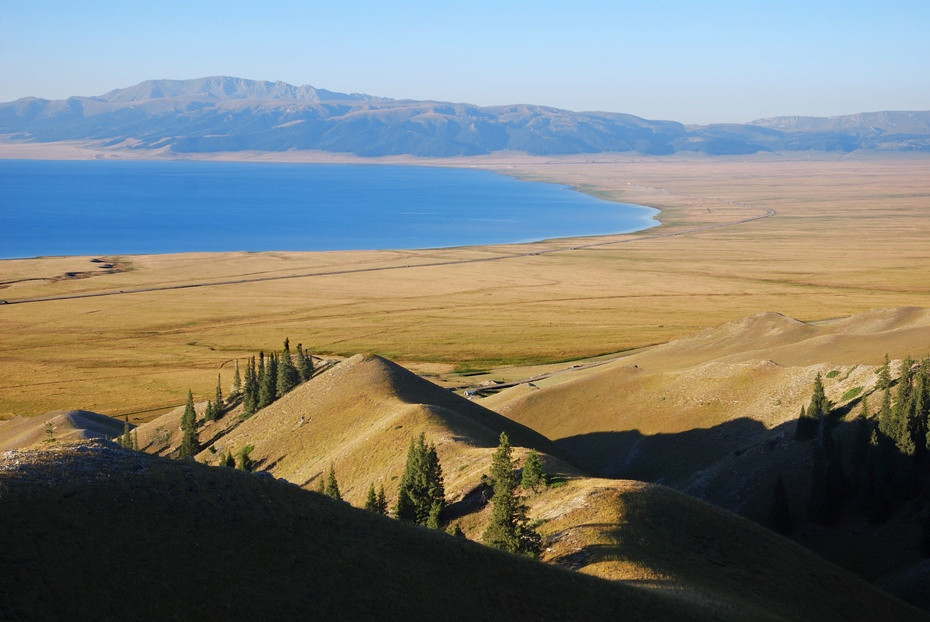 辽阔草原上的民族独白，新疆的黄昏故事